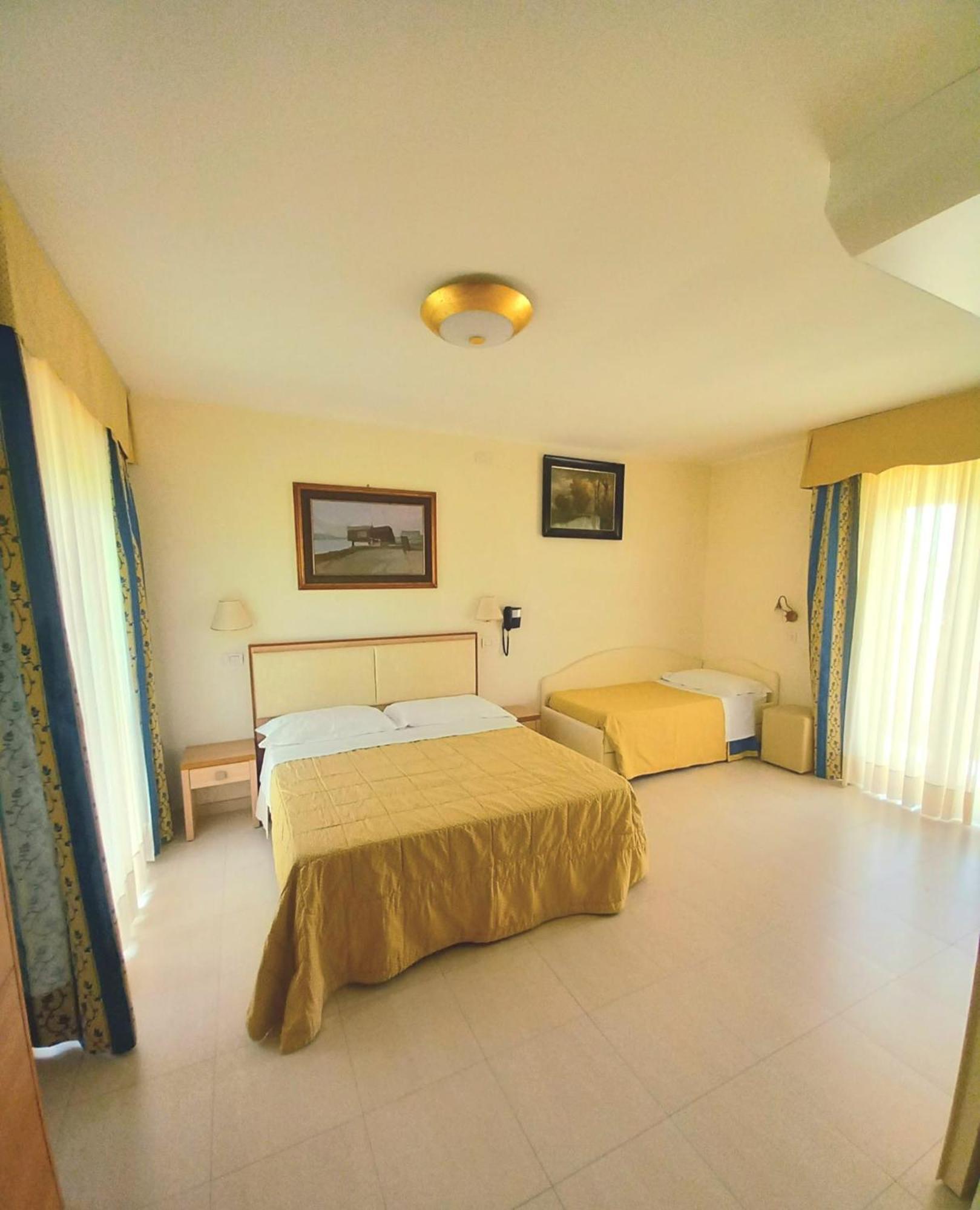 Hotel Ariella 米兰马瑞提那 外观 照片