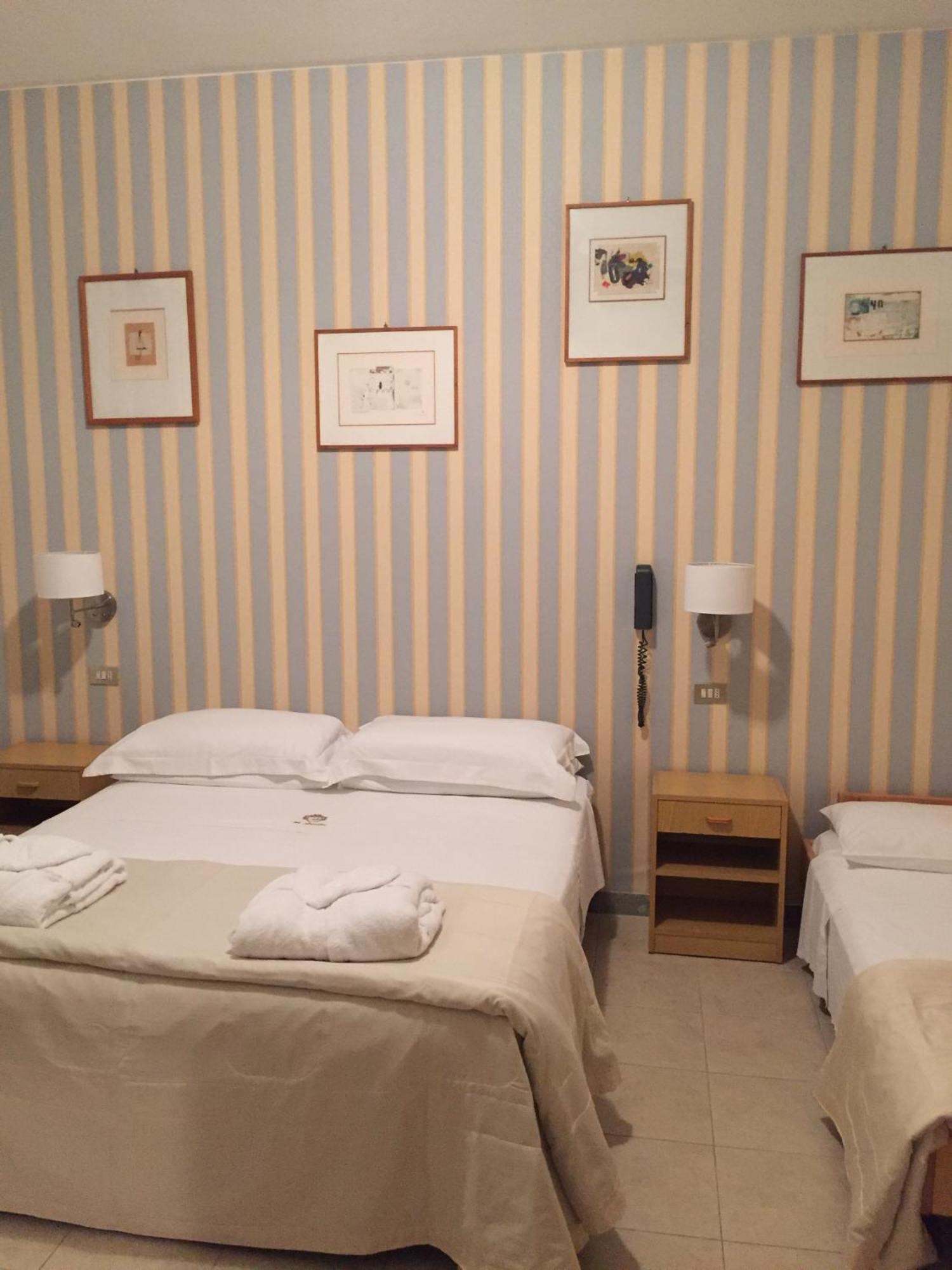 Hotel Ariella 米兰马瑞提那 外观 照片