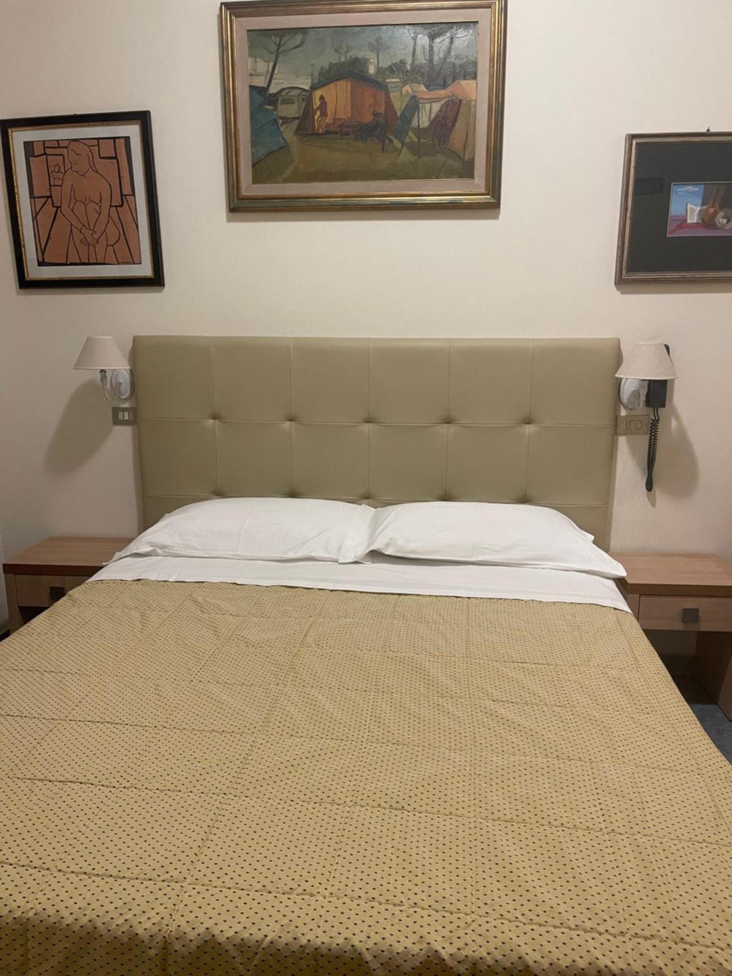 Hotel Ariella 米兰马瑞提那 外观 照片