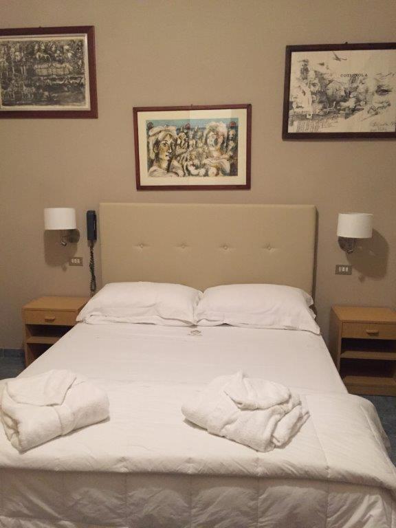 Hotel Ariella 米兰马瑞提那 外观 照片