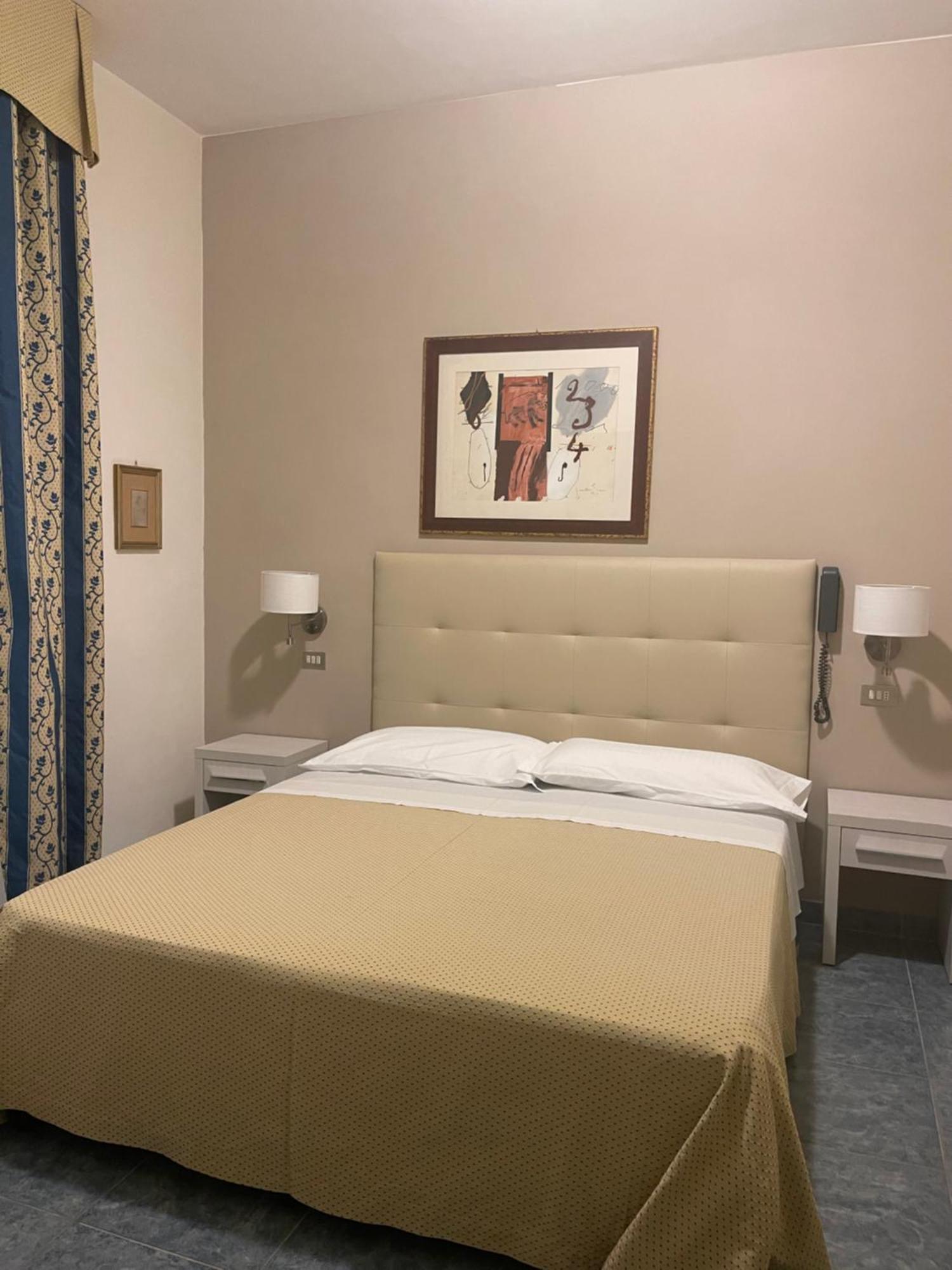 Hotel Ariella 米兰马瑞提那 外观 照片