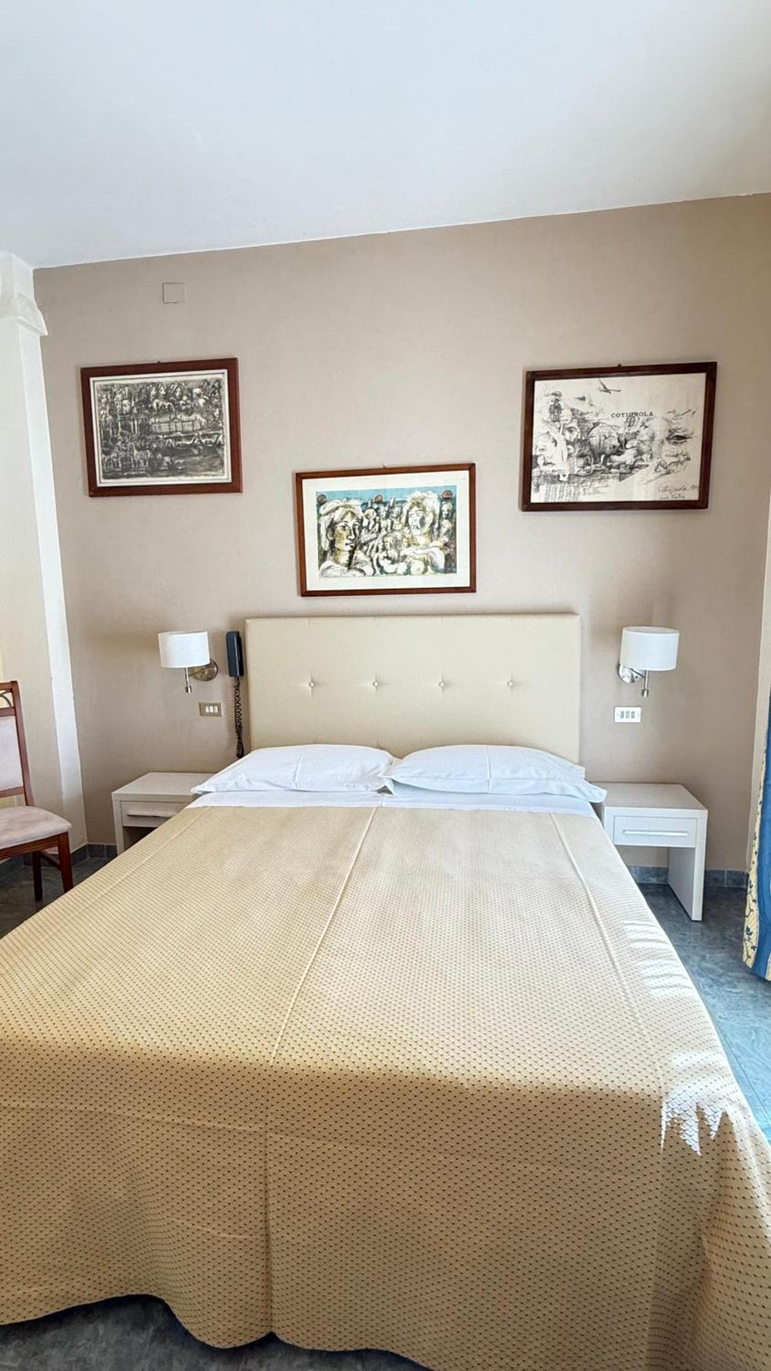 Hotel Ariella 米兰马瑞提那 外观 照片