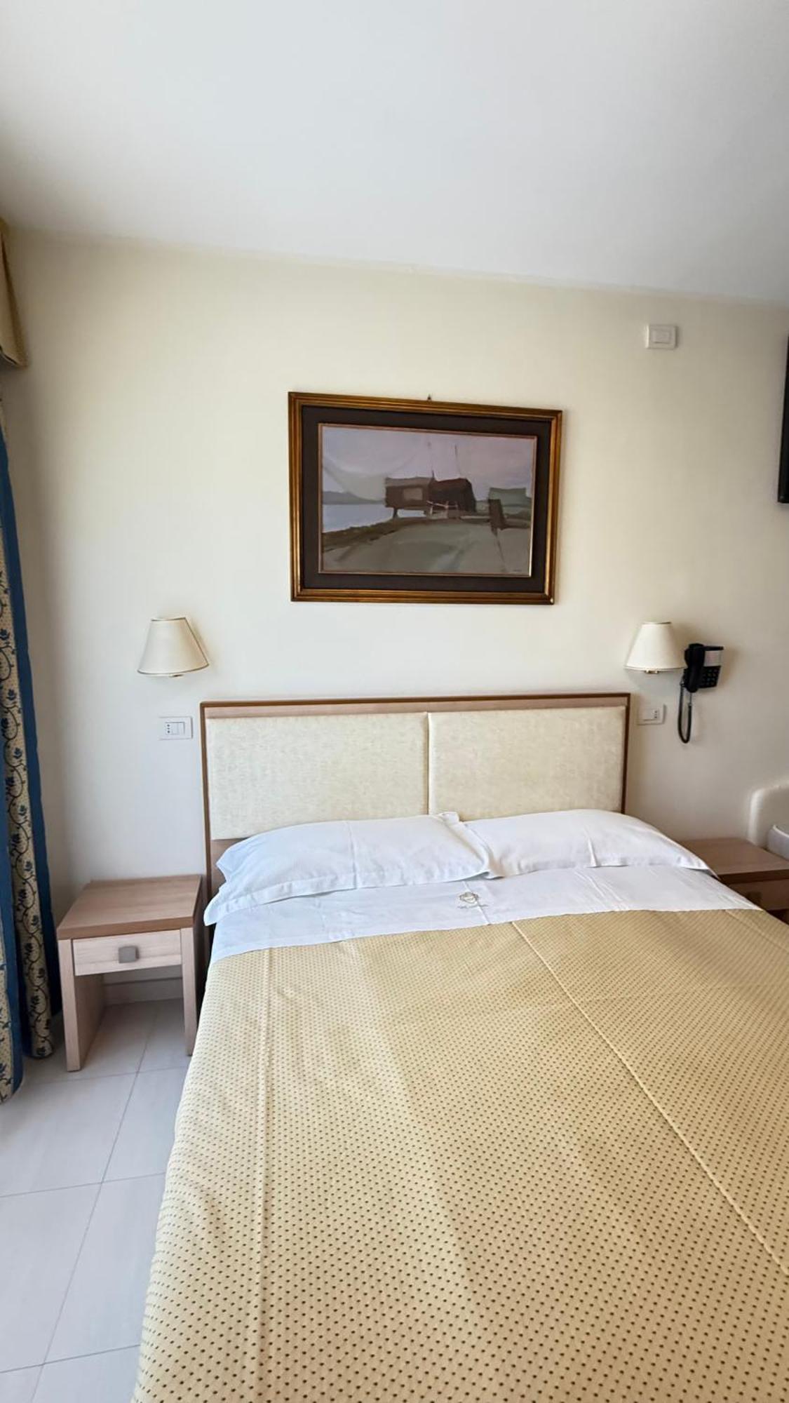 Hotel Ariella 米兰马瑞提那 外观 照片