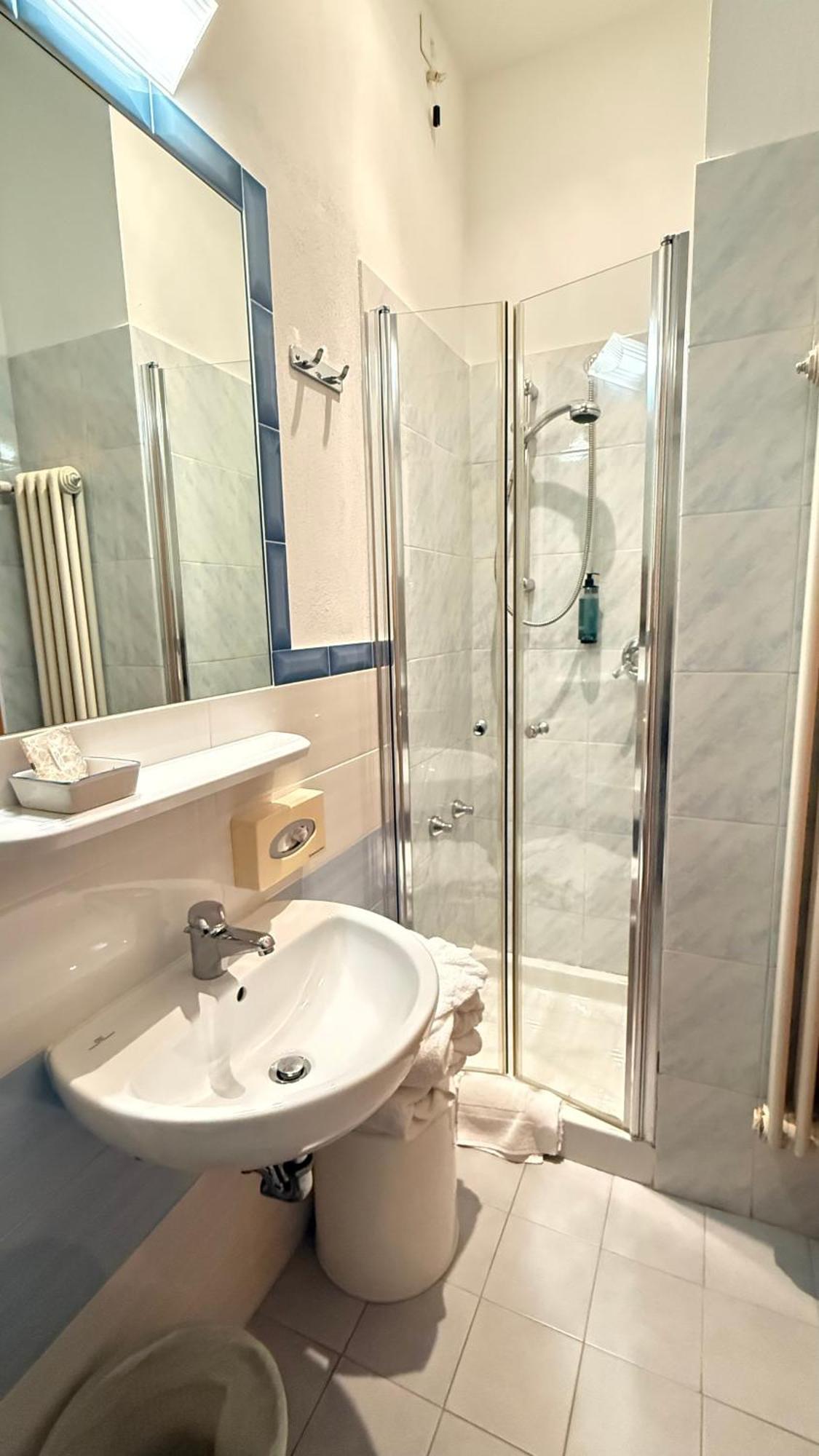 Hotel Ariella 米兰马瑞提那 外观 照片