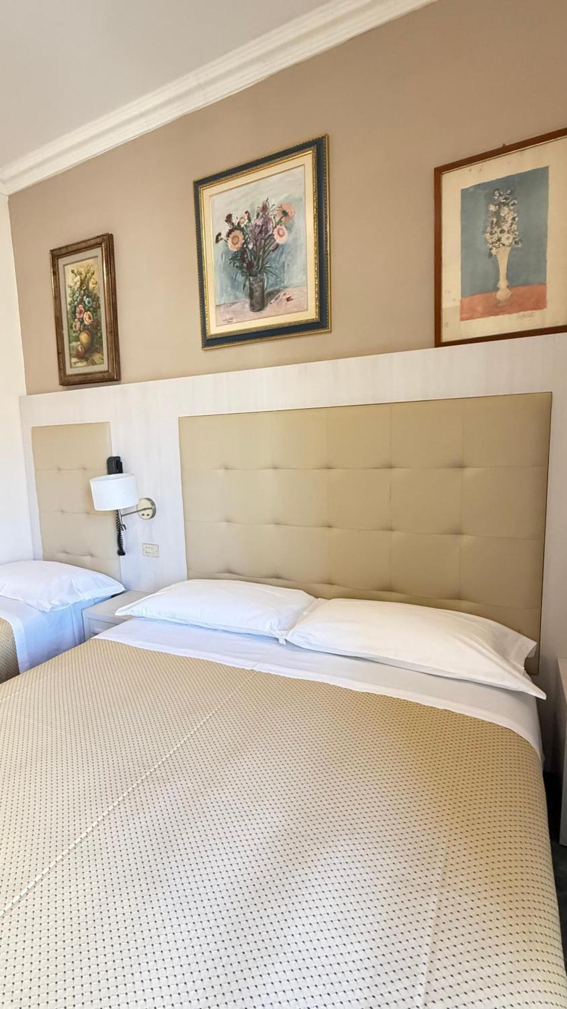 Hotel Ariella 米兰马瑞提那 外观 照片
