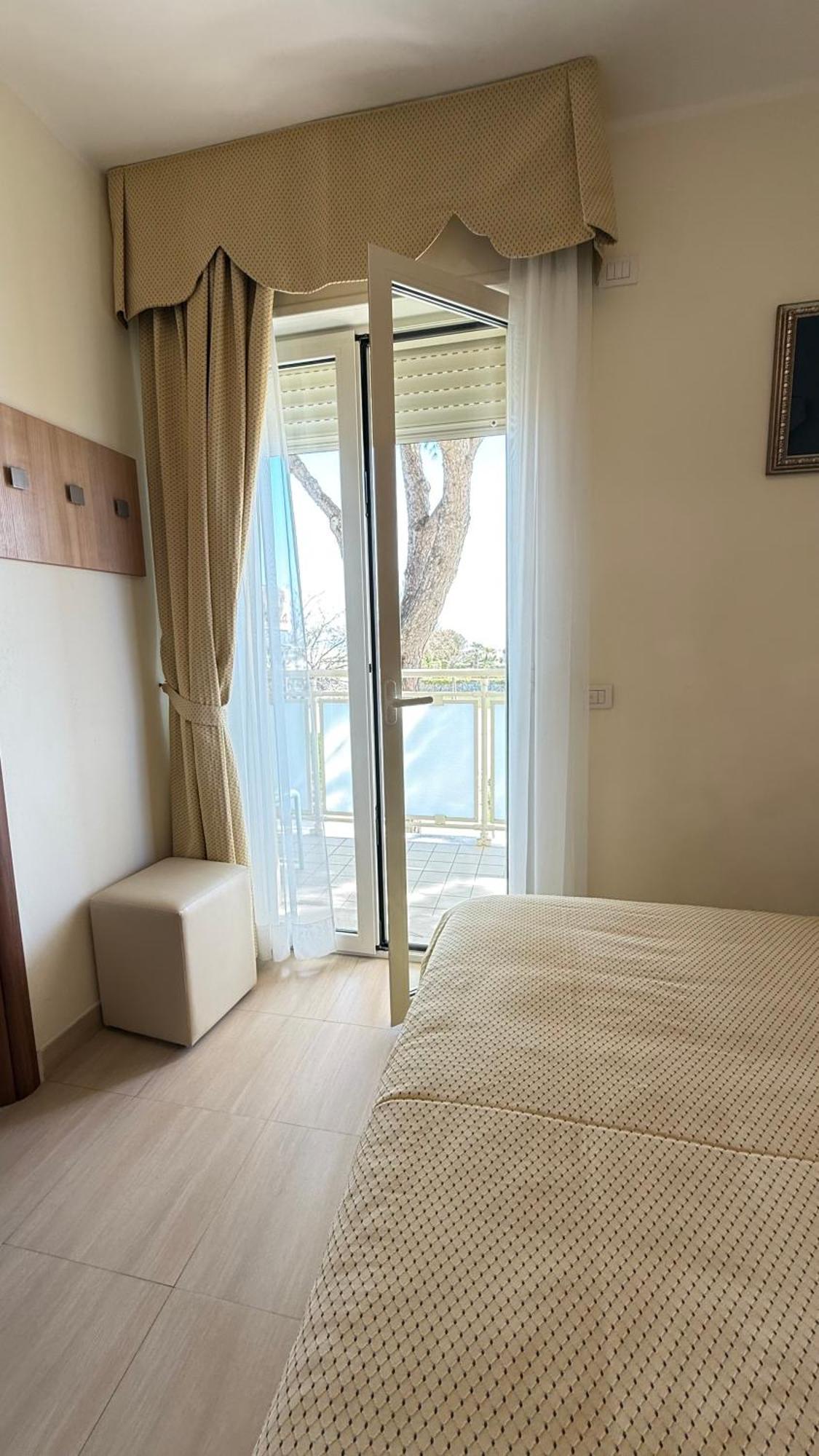 Hotel Ariella 米兰马瑞提那 外观 照片